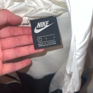 Nike Jacket Size Large Color: Black & white